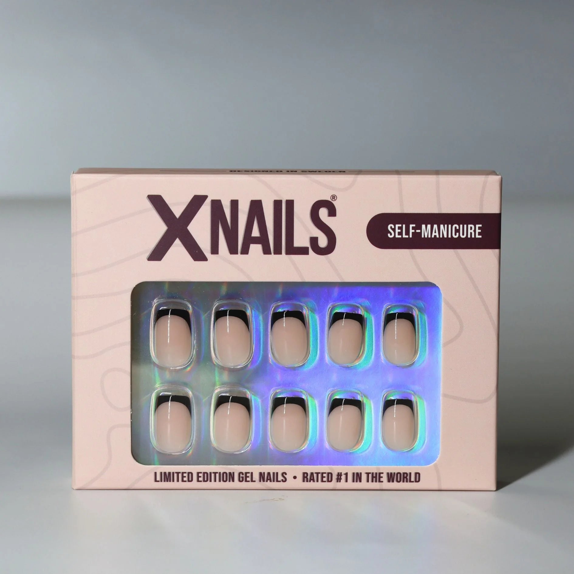 Sleek Silhouette gelenegler nærbilde – nude square med skarp svart fransk tipp