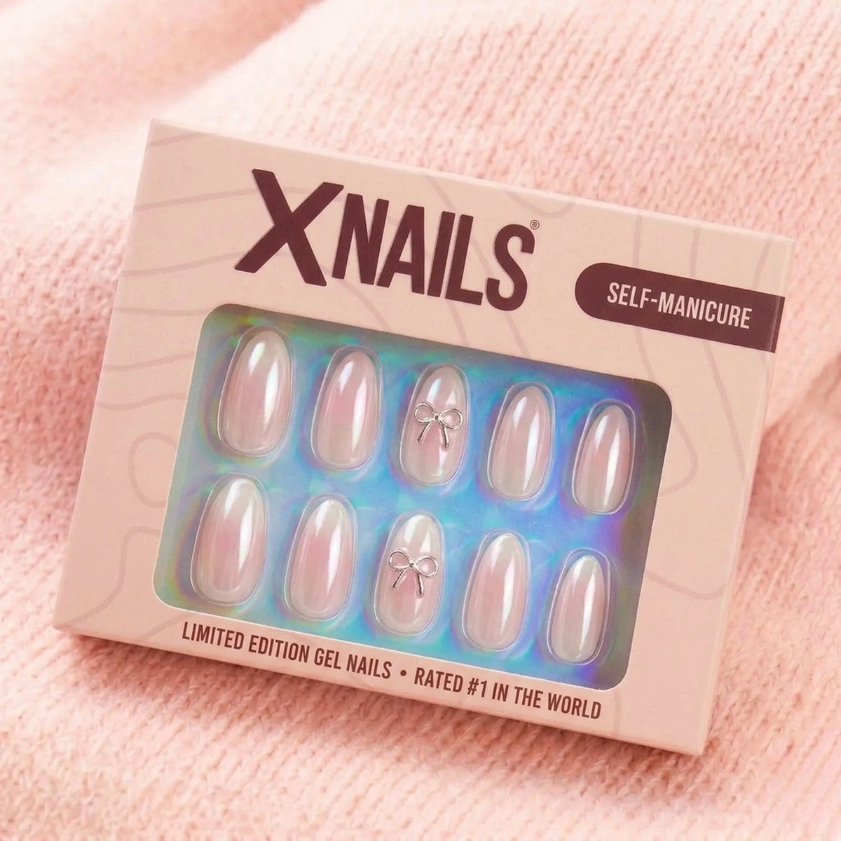 Aura Amoré press-on negler i XNails self-manicure-box