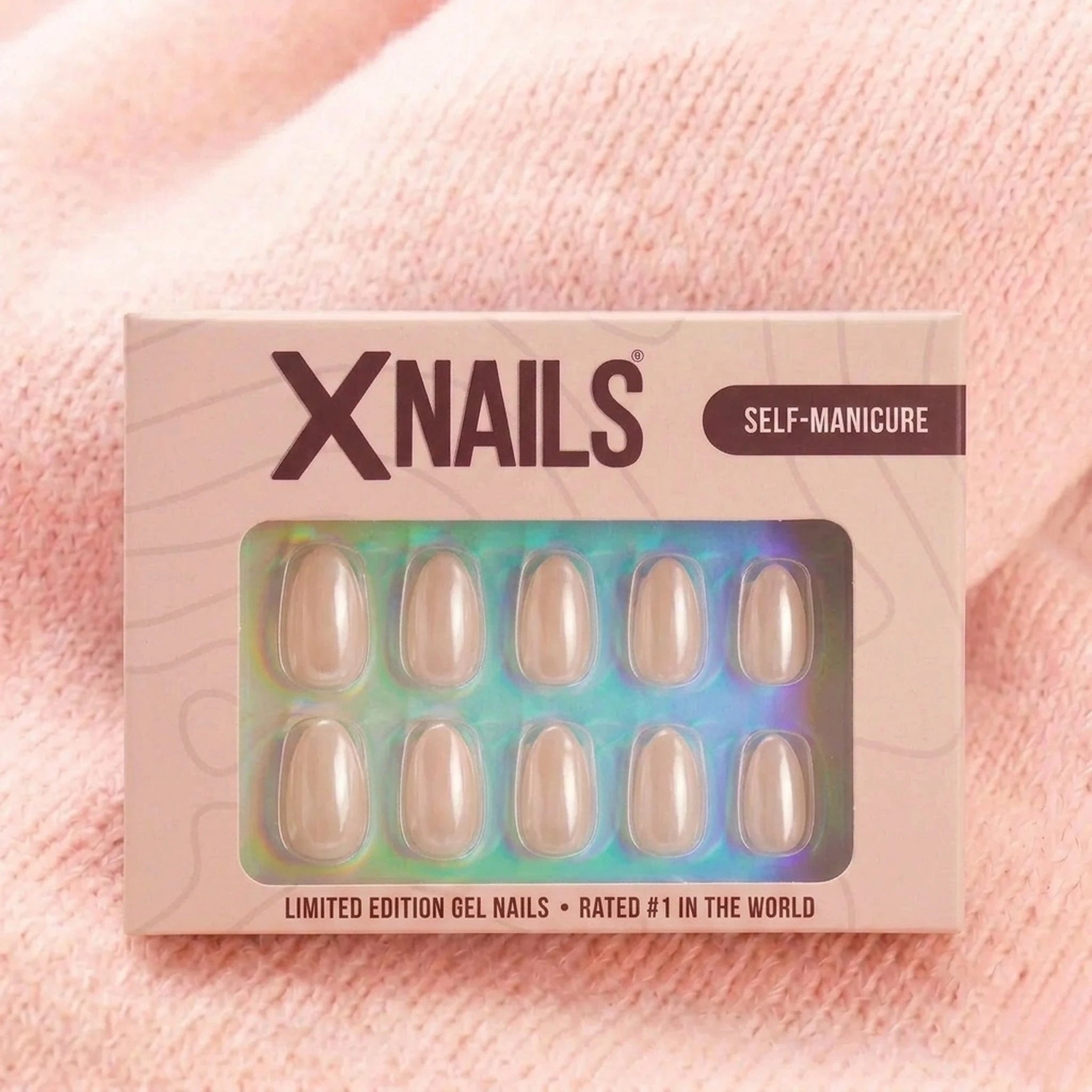 Heavenly Halo press-on negler i XNails self-manicure-box