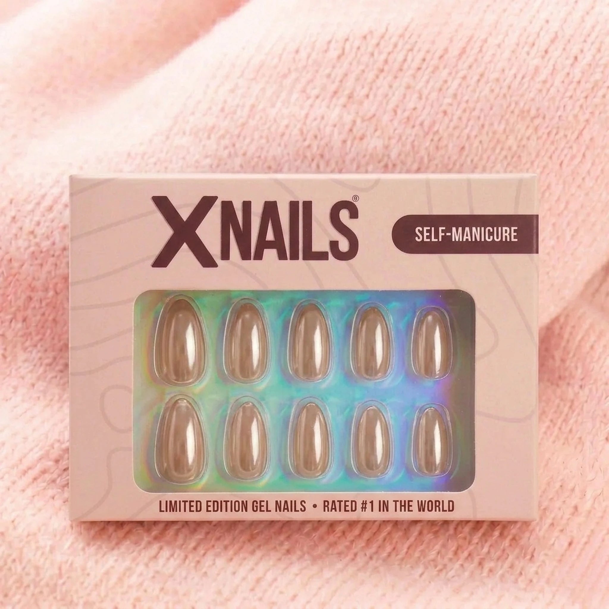 Pearly Perfection press-on negler i XNails self-manicure-box