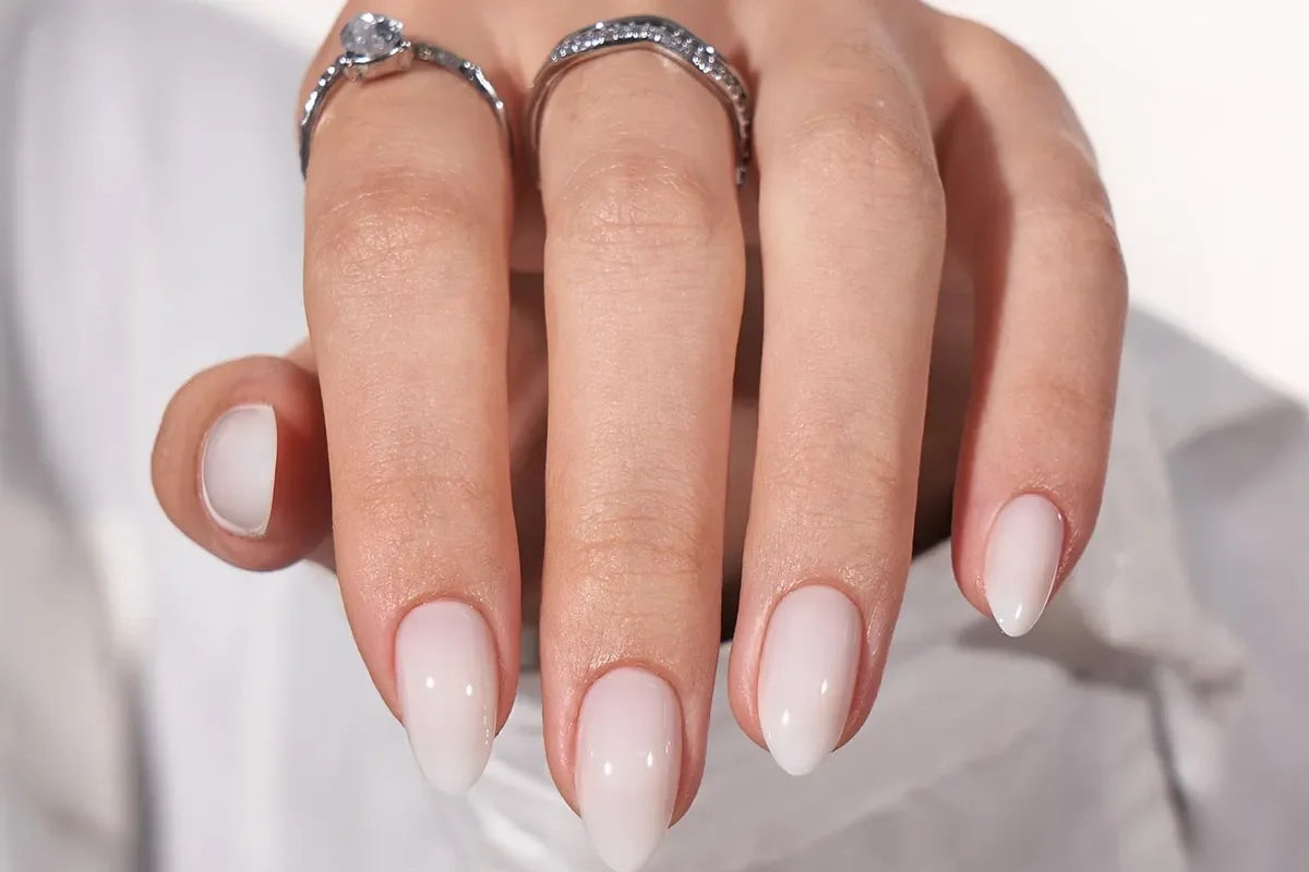 Skonsam användning och borttagning av press-on naglar – guide från XNails