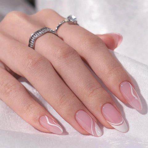Winter Whirl press-on negler – nude mandelnegler med hvit swirl og hvit fransk tipp