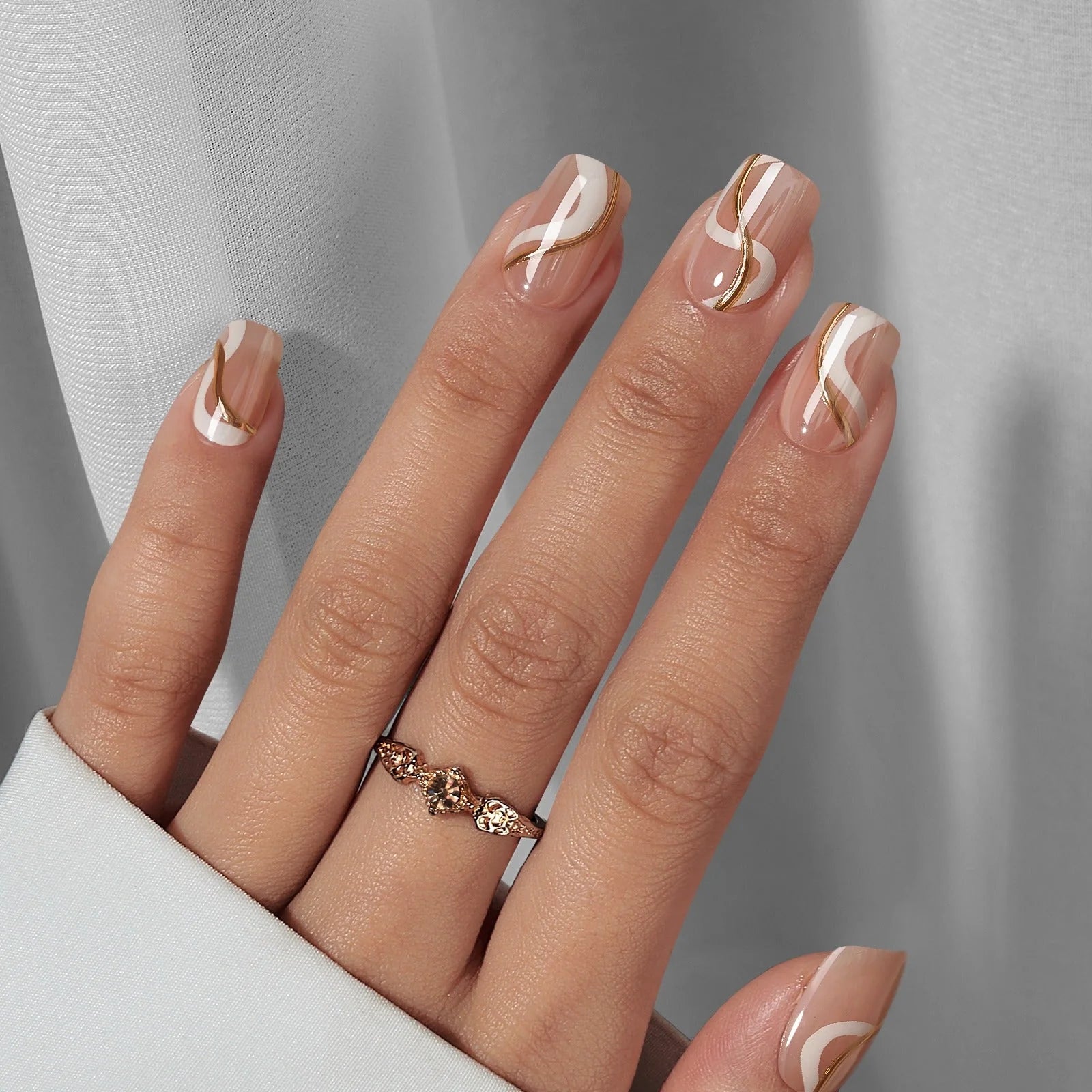 Square løsnegler med gull swirl – Summer Swirl design med gullring i champagnetoner