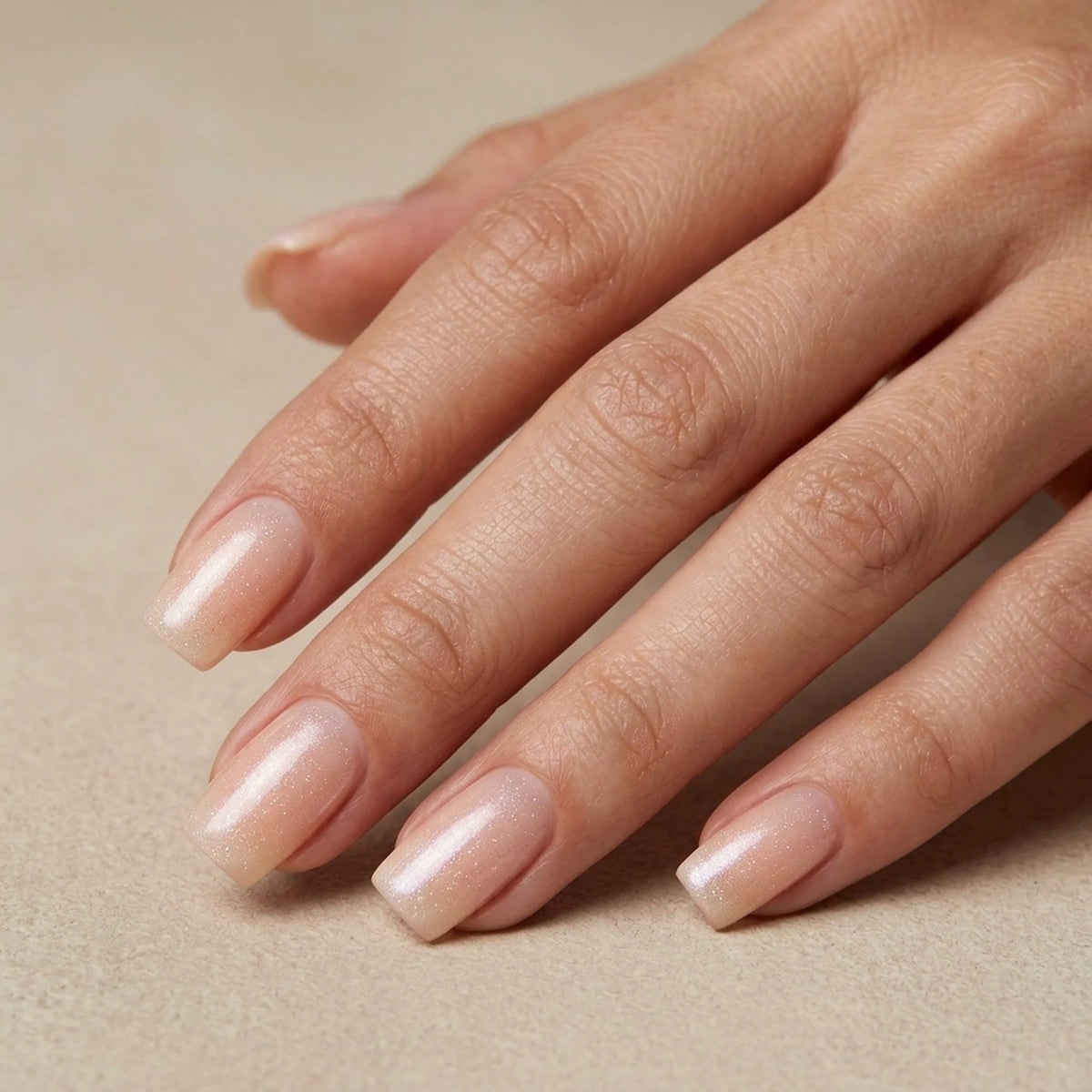 Heavenly Halo press-on negler i firkantet form med nude ombré og glitter