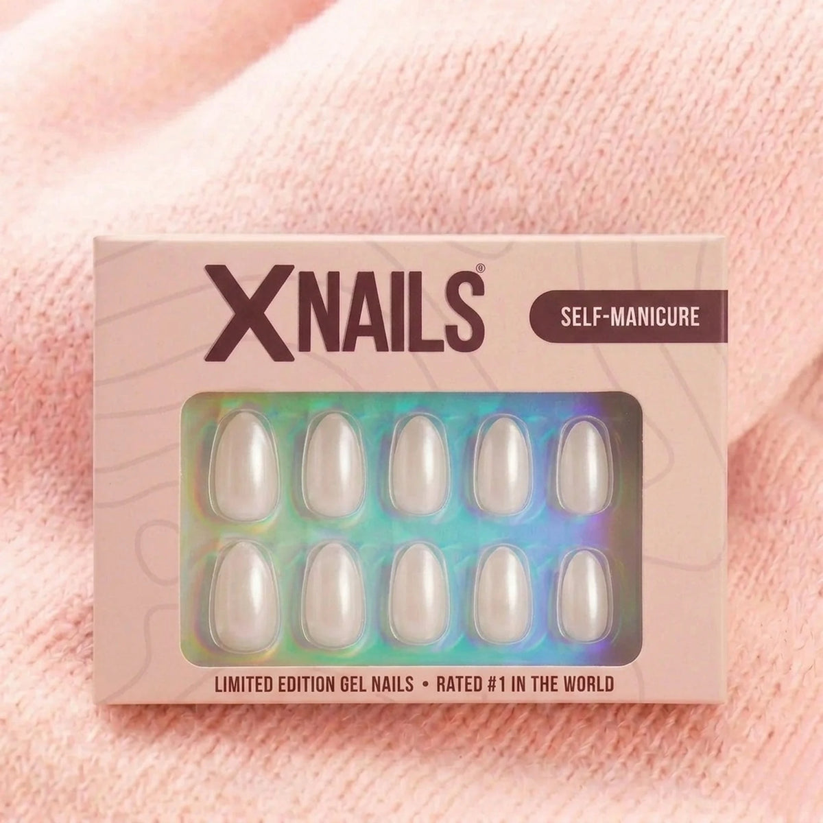 Satin Snow press-on negler i XNails self-manicure-box