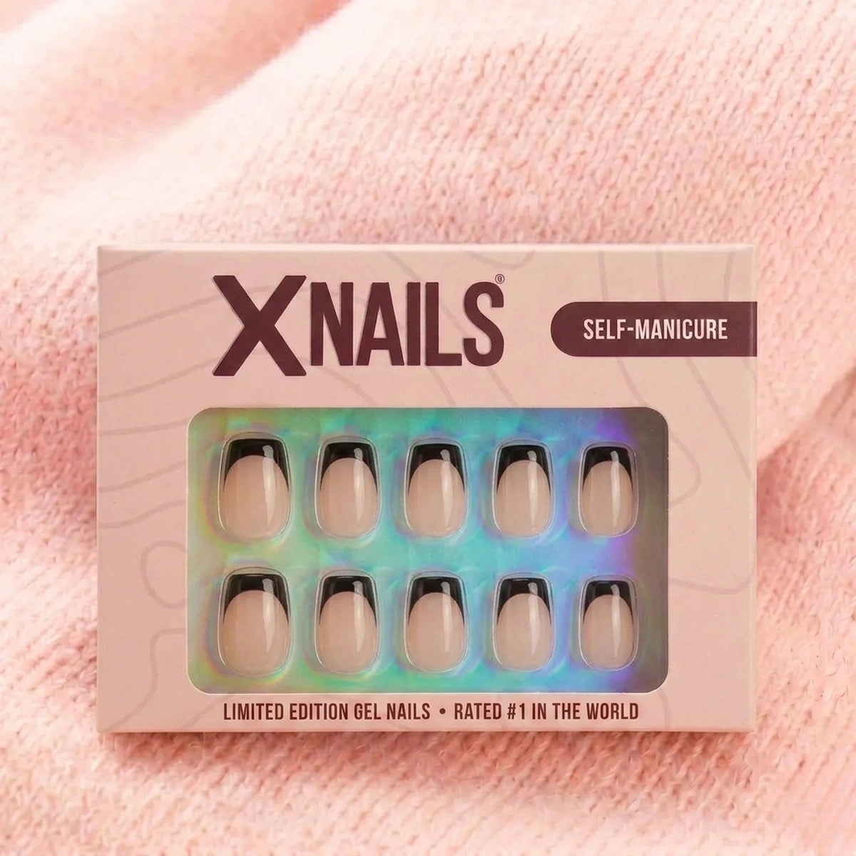 Sleek Silhouette press-on negler i XNails self-manicure-box